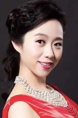 张莹演员，自然之旅的心灵探寻，寻找内心的宁静